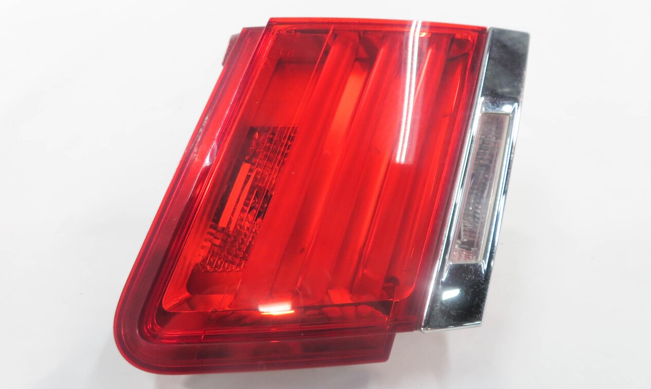 Thumbnail 7: 09-12 BMW 740i 750i 760i B7 (F01) LEFT SIDE REAR TRUNK LID TAILLIGHT LIGHT LAMP