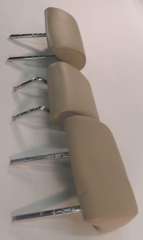 Thumbnail 3: 2009 BMW 750i (F01) REAR - LEFT / CENTER / RIGHT HEADREST SET (OYSTER LEATHER)