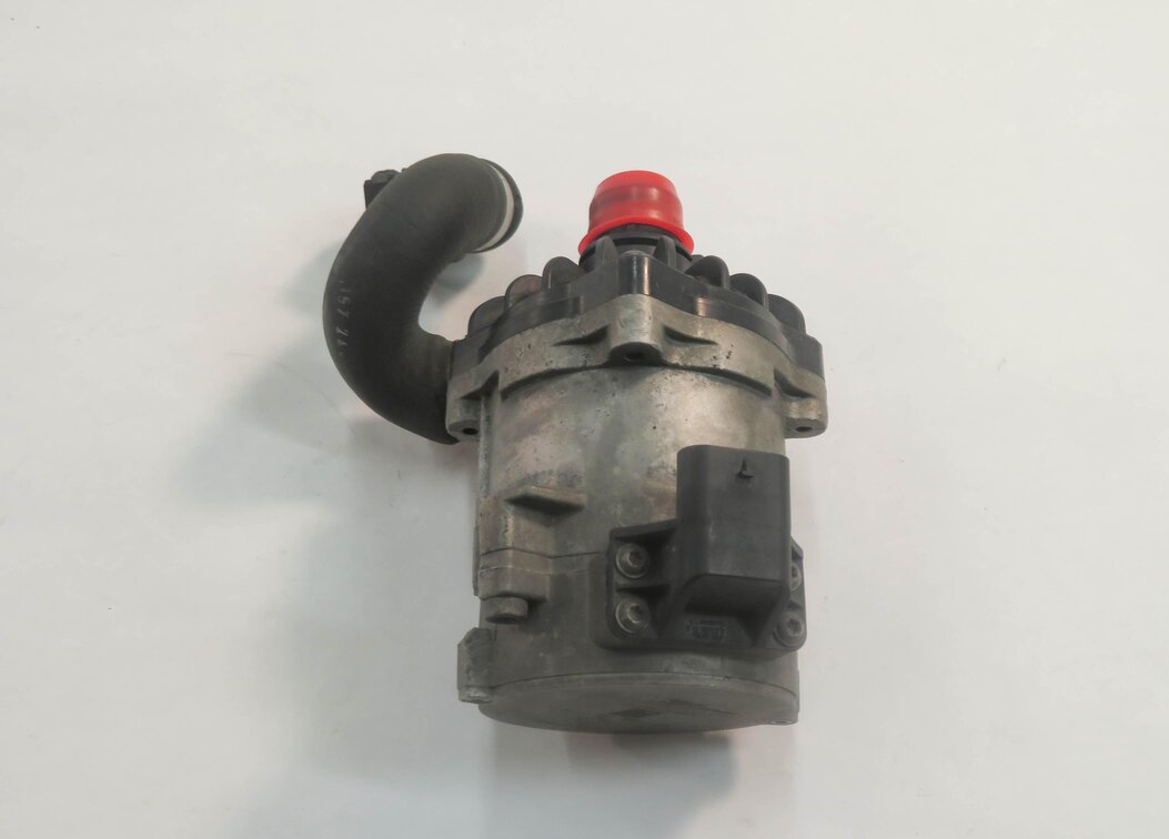 Thumbnail 4: 2009 BMW 750i (F01) 4.4L N63 TWIN TURBO ENGINE - SECONDARY AUXILIARY WATER PUMP