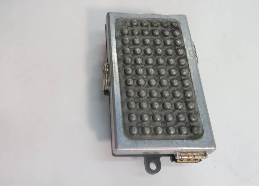 Thumbnail 3: 2011 BMW 740i (F01) FRONT HEATER A/C BLOWER FAN MOTOR SPEED RESISTOR