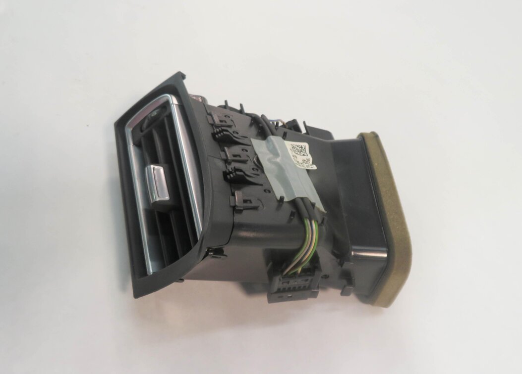 Thumbnail 3: 2009 BMW 750i (F01) LEFT FRONT DRIVER DASH HEATER A/C AIR VENT