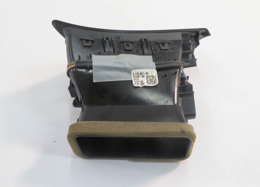 Thumbnail 4: 2009 BMW 750i (F01) LEFT FRONT DRIVER DASH HEATER A/C AIR VENT
