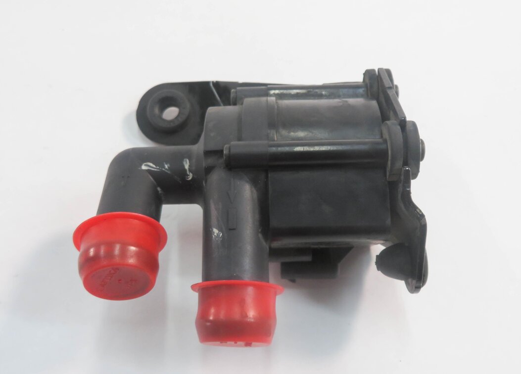 2009 BMW 750i (F01) 4.4L N63 TWIN TURBO ENGINE - SECONDARY AUXILIARY WATER PUMP