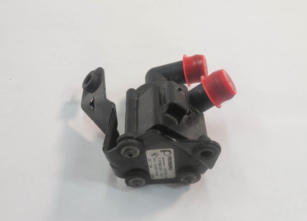 Thumbnail 5: 2009 BMW 750i (F01) 4.4L N63 TWIN TURBO ENGINE - SECONDARY AUXILIARY WATER PUMP