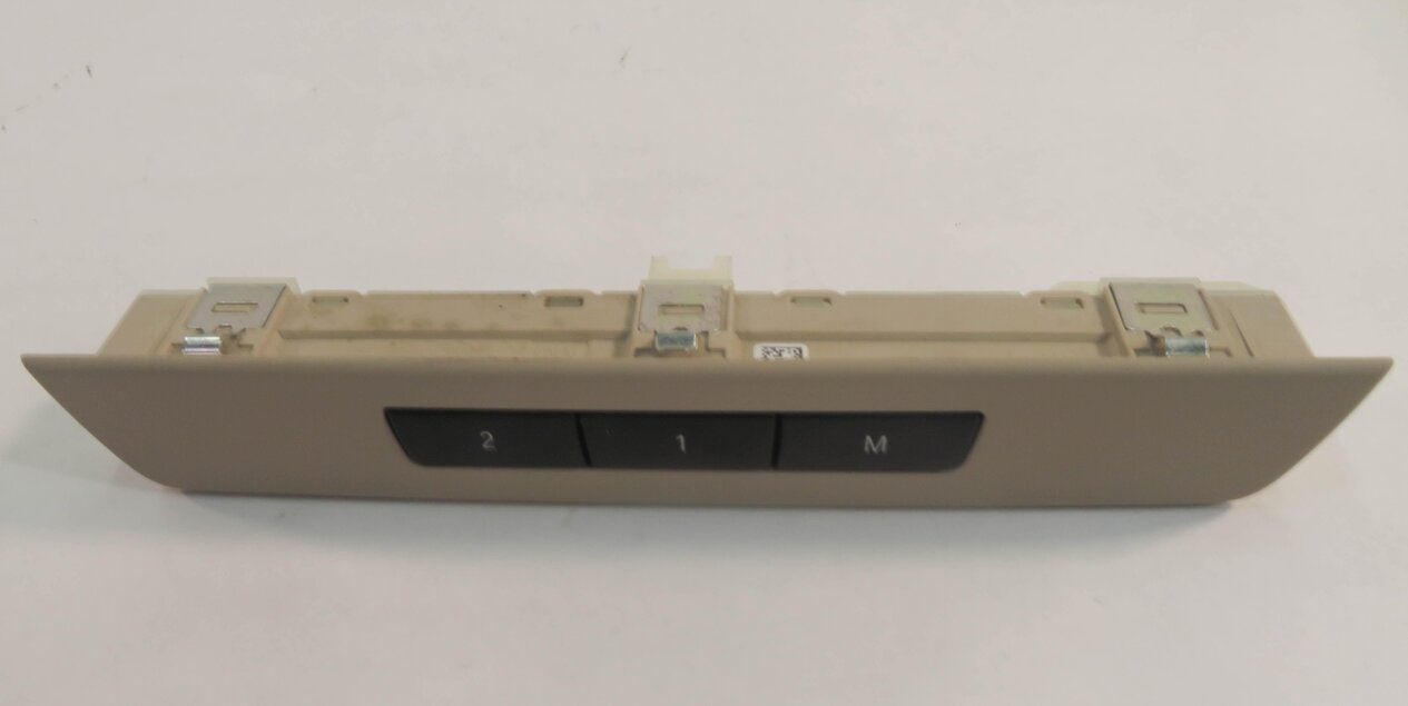 Thumbnail 2: 2009 BMW 750i (F01) RIGHT FRONT PASSENGER MEMORY SEAT ADJUSTMENT SWITCH (OYSTER)