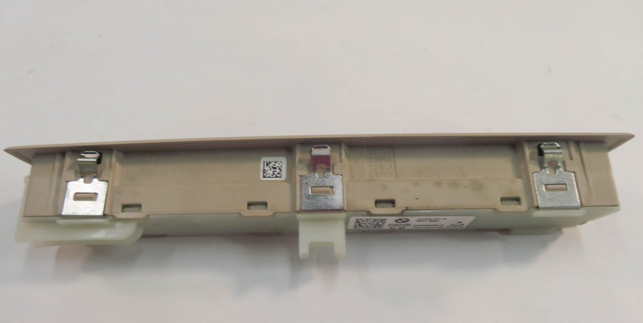 Thumbnail 5: 2009 BMW 750i (F01) RIGHT FRONT PASSENGER MEMORY SEAT ADJUSTMENT SWITCH (OYSTER)