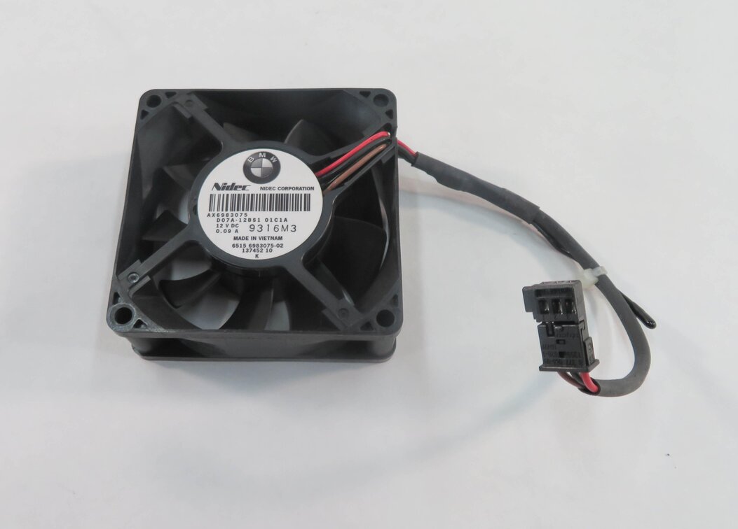 Thumbnail 6: 2011 BMW 740i (F01) REAR TRUNK ELECTRONICS AMP AMPLIFIER COOLING FAN