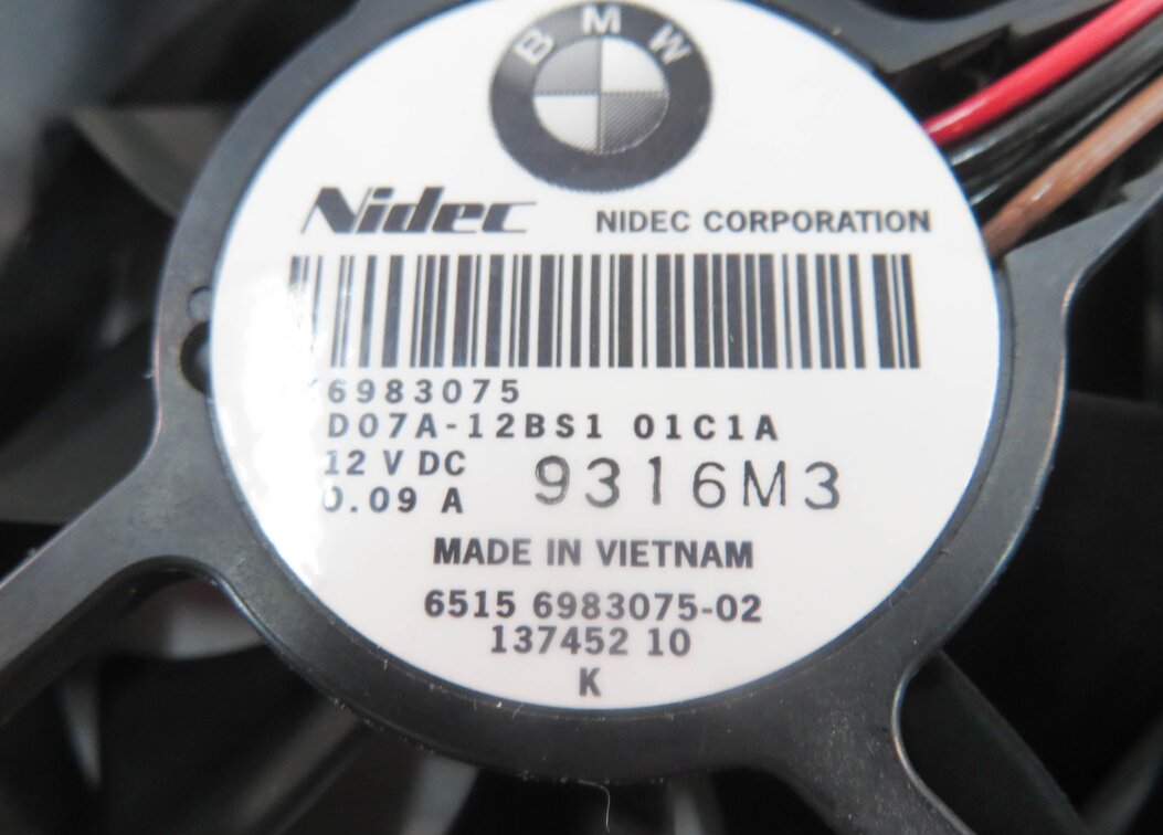 Thumbnail 7: 2011 BMW 740i (F01) REAR TRUNK ELECTRONICS AMP AMPLIFIER COOLING FAN
