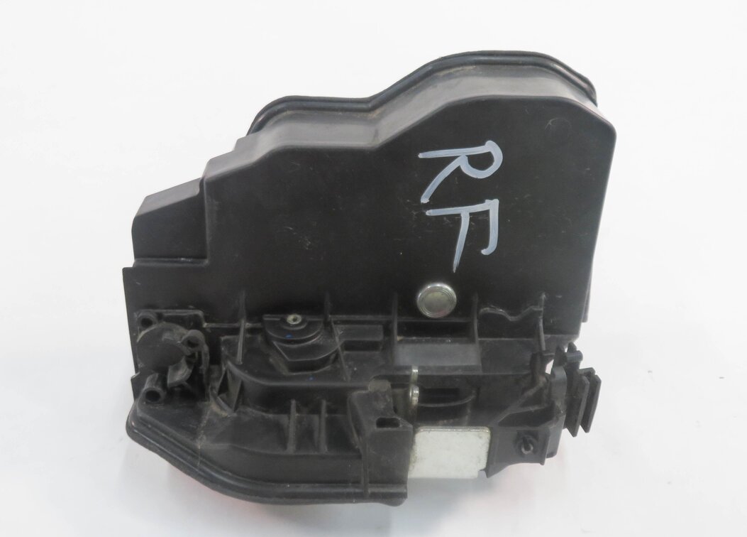 06-18 BMW E87 F22 E90 F30 E60 E63 E83 E65 E66 E70 E85 E89 RIGHT FRONT DOOR LATCH