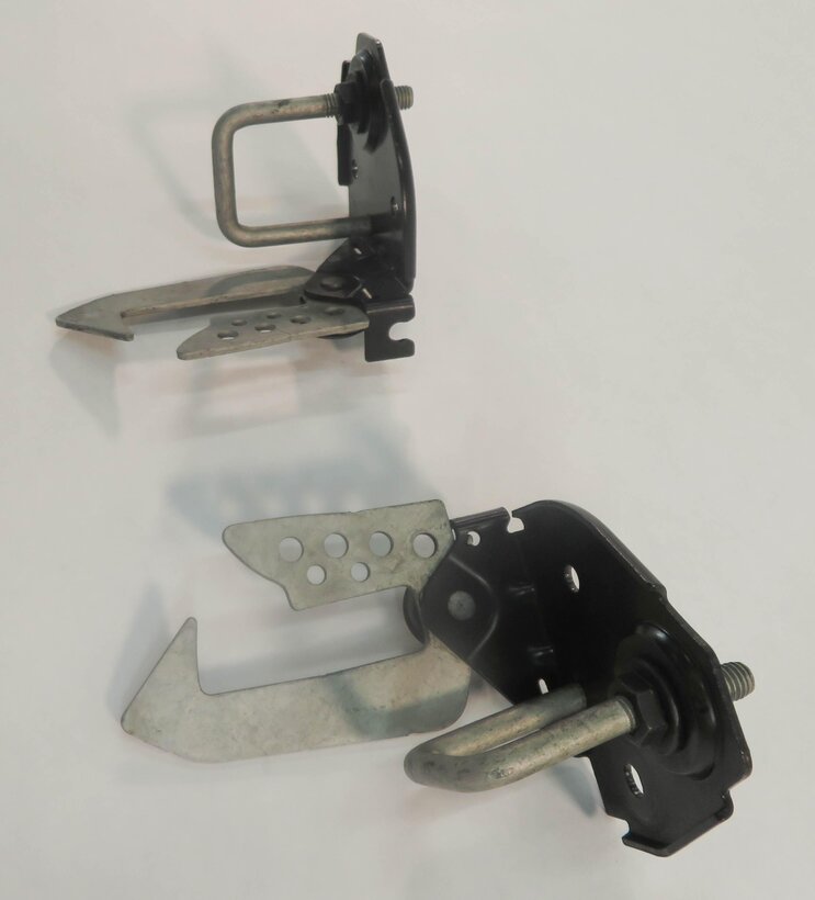 Thumbnail 3: 2011 BMW 740i (F01) FRONT LEFT & RIGHT UPPER HOOD LOCK LATCH SET-2