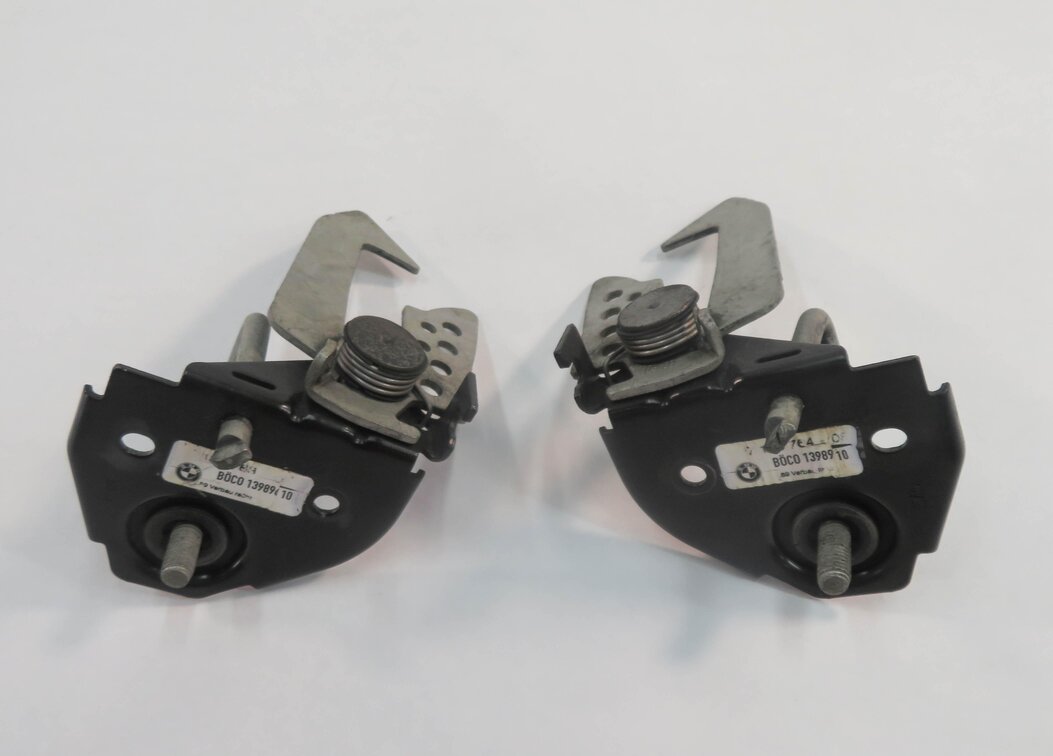 Thumbnail 5: 2011 BMW 740i (F01) FRONT LEFT & RIGHT UPPER HOOD LOCK LATCH SET-2