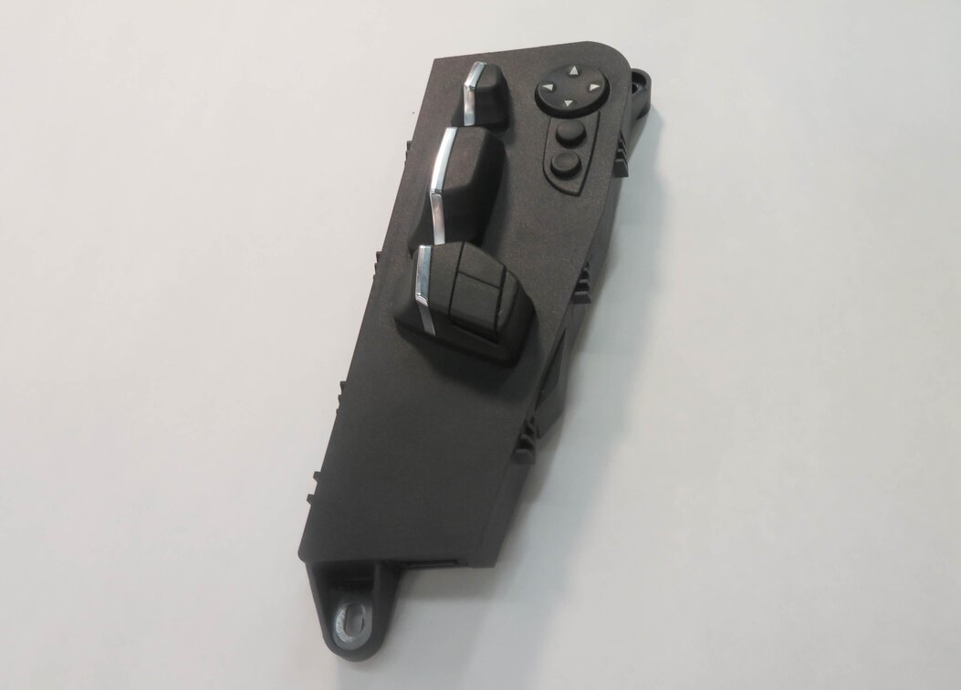 Thumbnail 2: 2009 BMW 750i (F01) LEFT FRONT DRIVER SEAT ADJUSTMENT SWITCH BUTTON