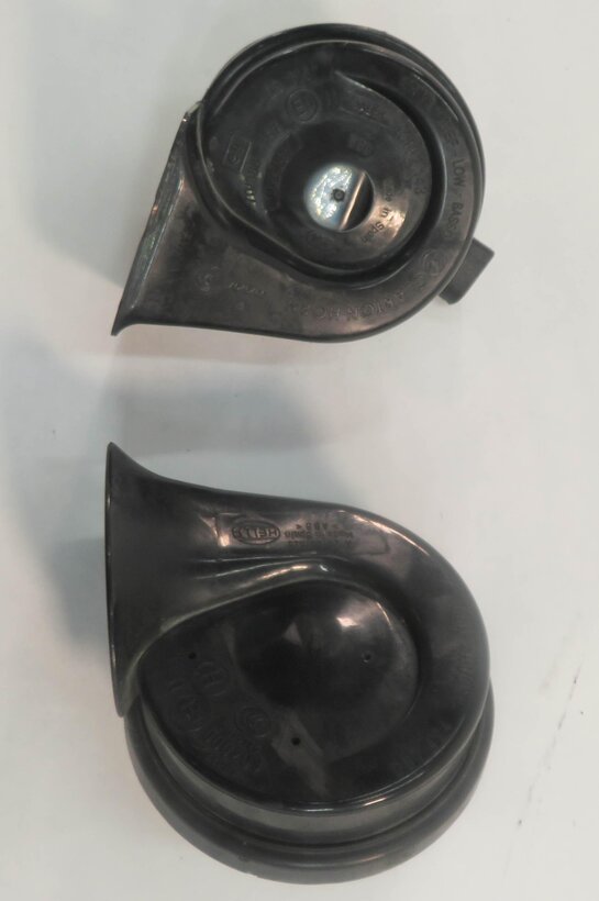 Thumbnail 3: 2009 BMW 750i (F01 F02 F04) HIGH & LOW TONE SAFETY HORN SET-2