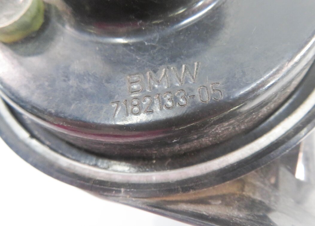 Thumbnail 6: 2009 BMW 750i (F01 F02 F04) HIGH & LOW TONE SAFETY HORN SET-2