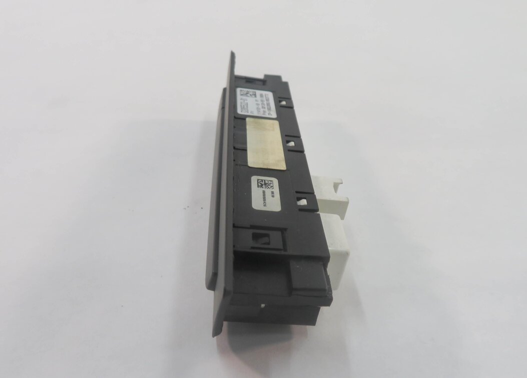 Thumbnail 3: 2009 BMW 750i (F01) LANE ASSIST SWITCH BUTTON