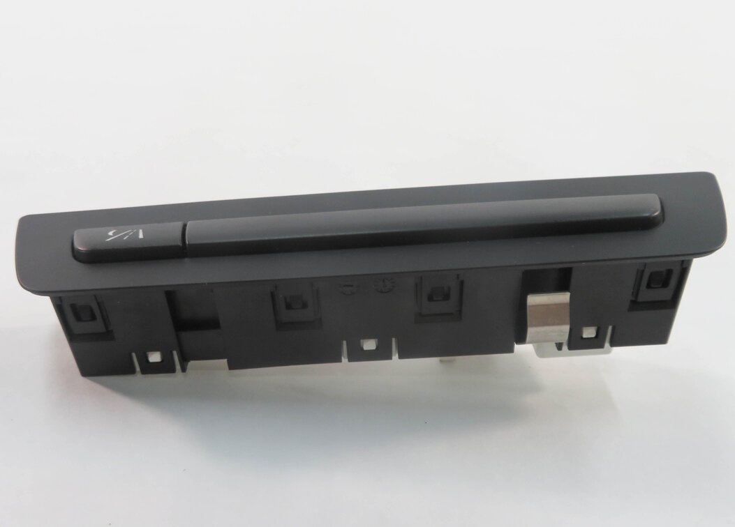 Thumbnail 6: 2009 BMW 750i (F01) LANE ASSIST SWITCH BUTTON