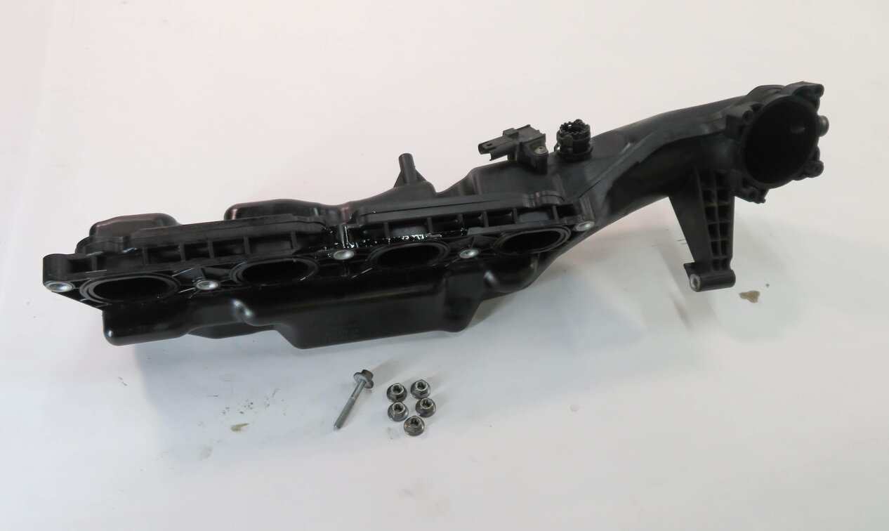 08-14 BMW 550i 650i 750i X5 X6 (F01 F10 E70 E71) 4.4L N63 LEFT INTAKE MANIFOLD