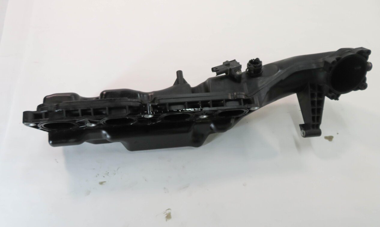 Thumbnail 2: 08-14 BMW 550i 650i 750i X5 X6 (F01 F10 E70 E71) 4.4L N63 LEFT INTAKE MANIFOLD