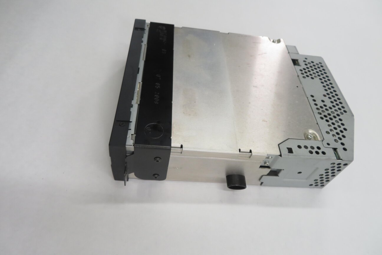Thumbnail 3: 2008-2010 BMW 750i X5 X6 Z4 (F01 E70 E71 E89) VIDEO PLAYER 6-DISC DVD CHANGER