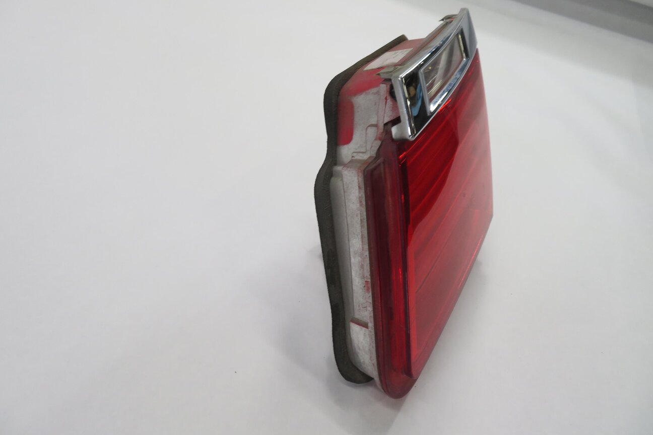 Thumbnail 4: 09-12 BMW 740i 750i 760i B7 (F01) RIGHT SIDE REAR TRUNK LID TAILLIGHT LIGHT LAMP