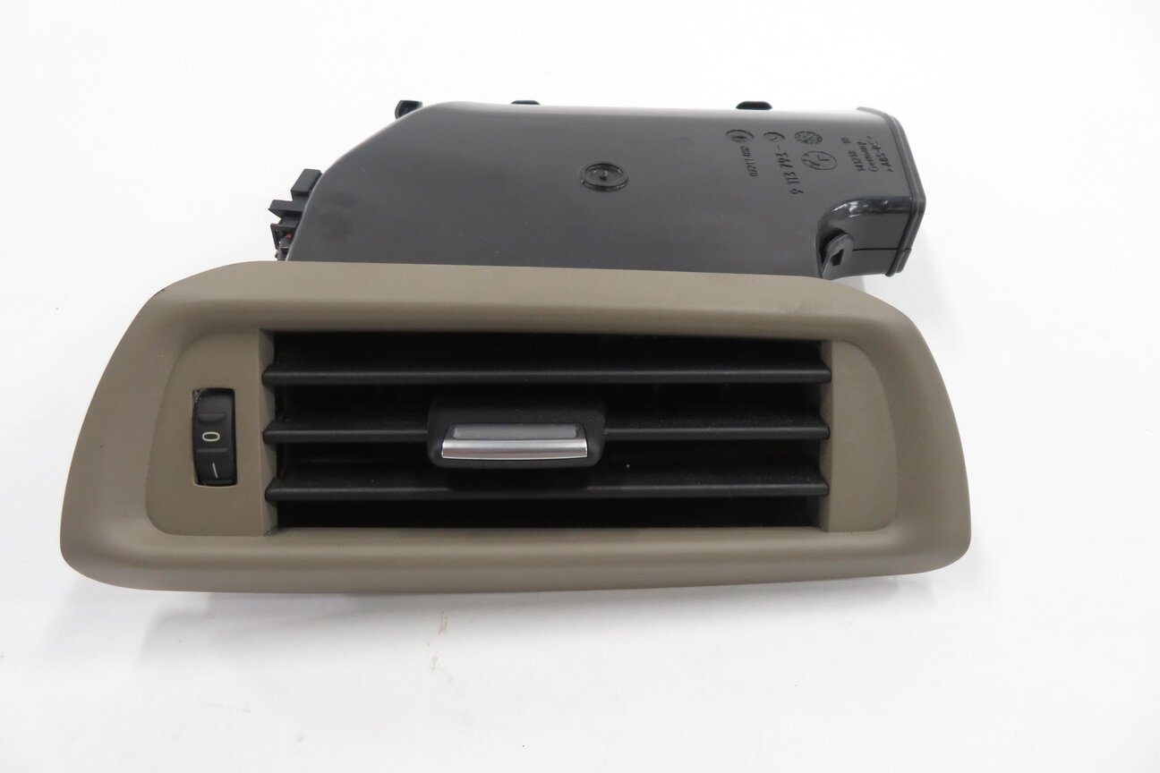 2009 BMW 750i (F01) LEFT DRIVER REAR PILLAR HEATER A/C AIR VENT (OYSTER)