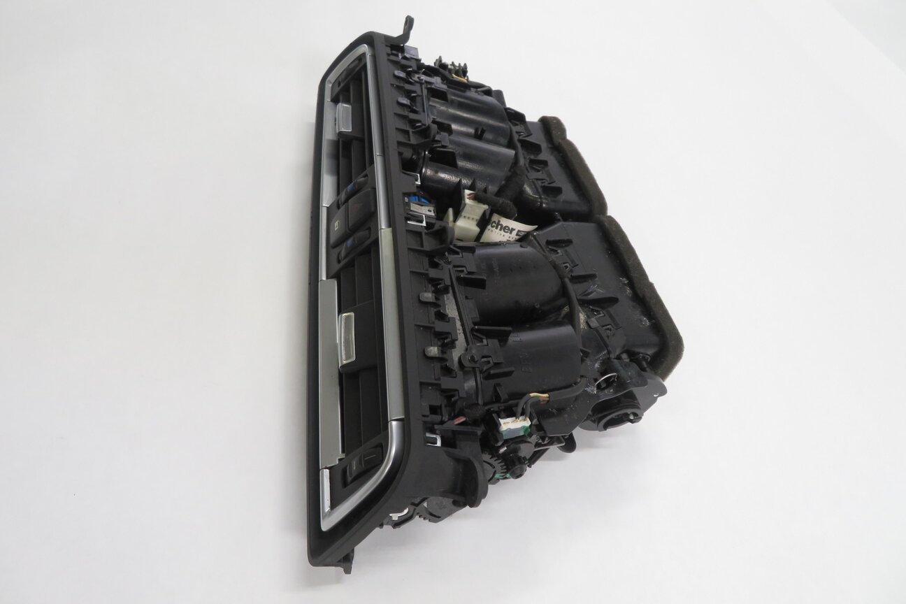 Thumbnail 2: 2009 BMW 750i (F01) CENTER DASH HEATER A/C AIR VENT w/ HAZARD & CENTRAL LOCK