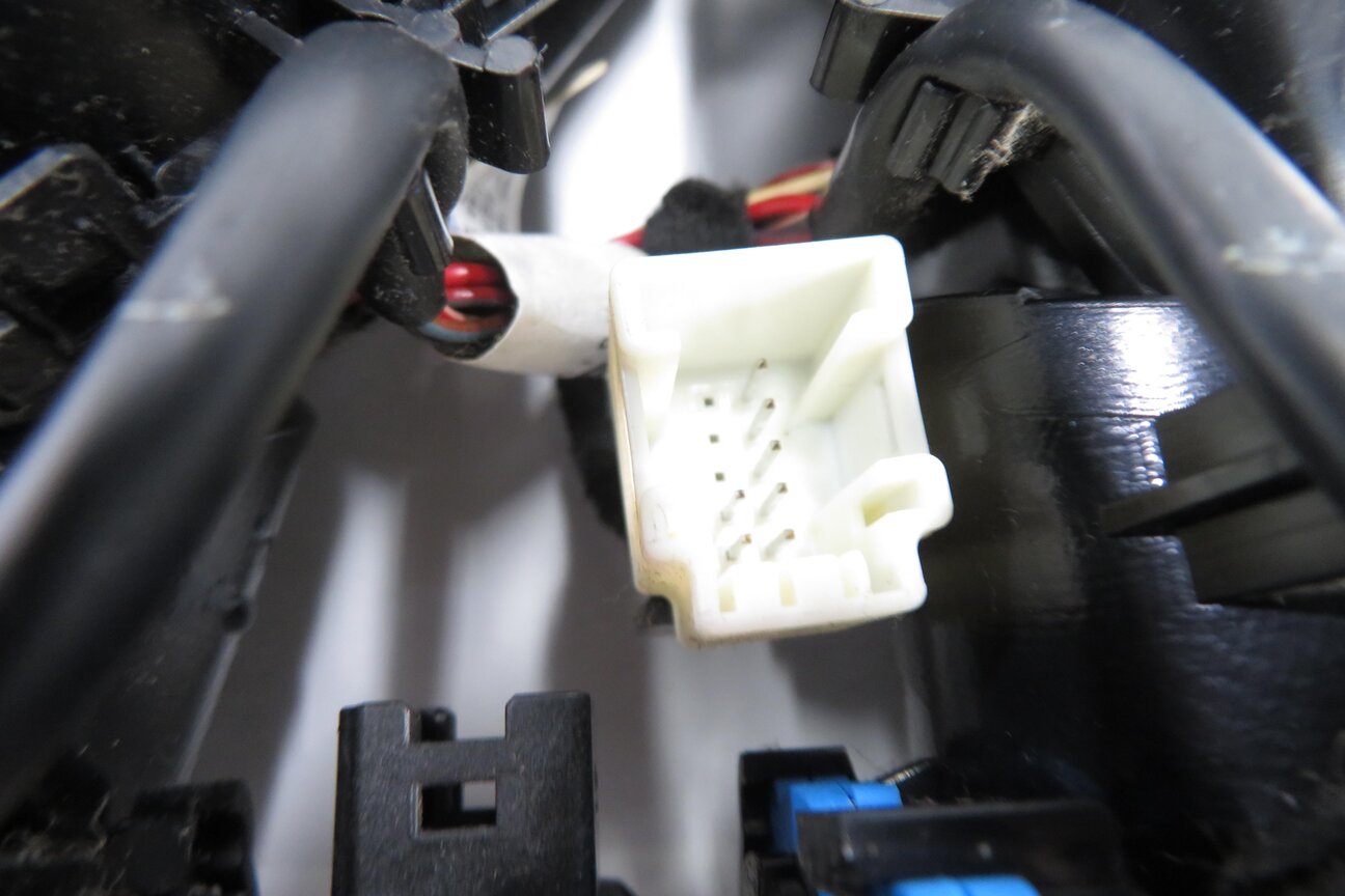Thumbnail 7: 2009 BMW 750i (F01) CENTER DASH HEATER A/C AIR VENT w/ HAZARD & CENTRAL LOCK