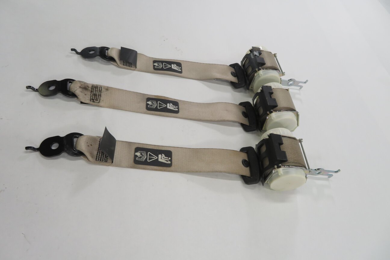 Thumbnail 3: 2009 BMW 750i (F01) REAR SEAT SEATBELT RETRACTOR SET-3 (OYSTER)