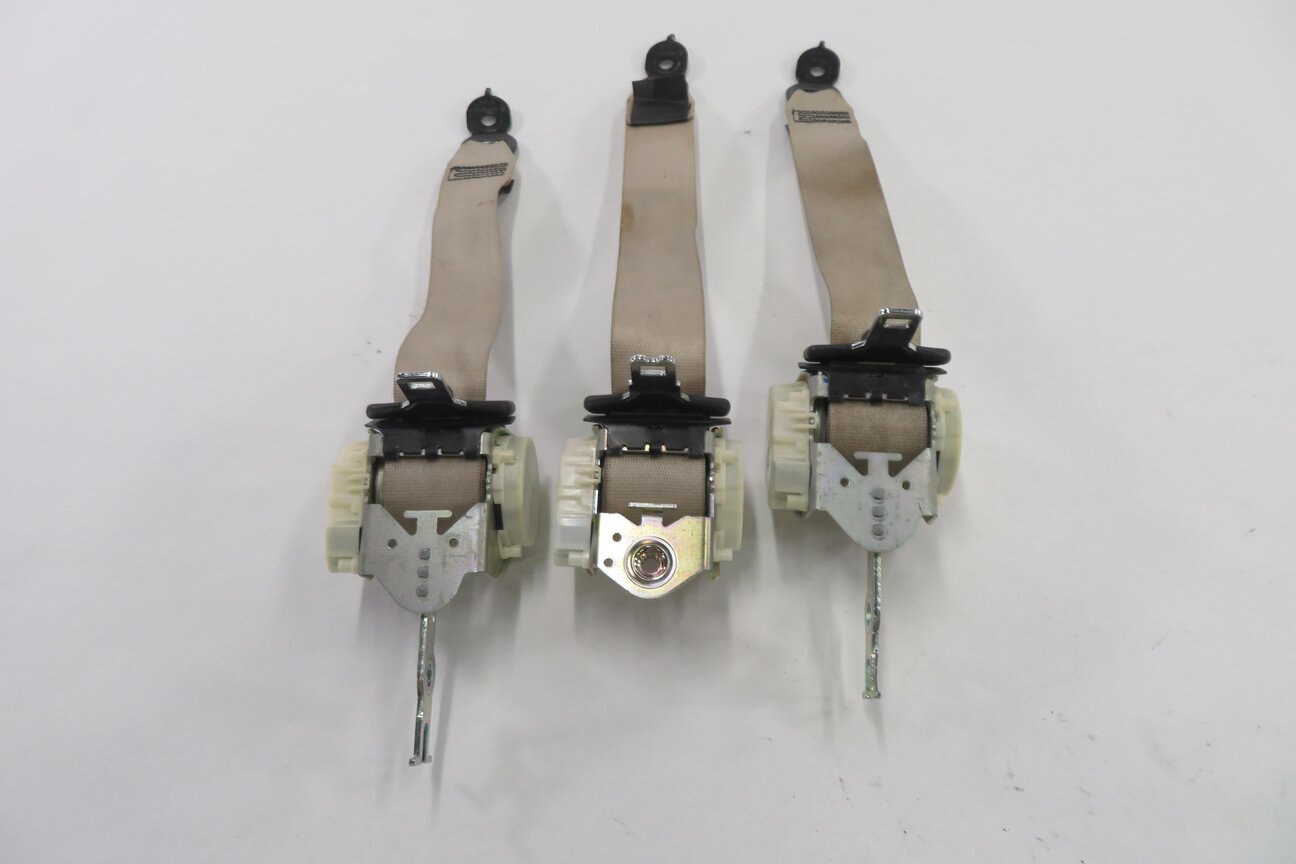 Thumbnail 5: 2009 BMW 750i (F01) REAR SEAT SEATBELT RETRACTOR SET-3 (OYSTER)