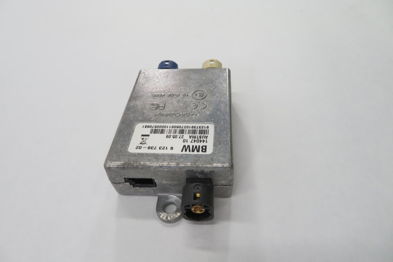 Thumbnail 2: 2011 BMW 740i (F01) RADIO STEREO AUX AUXILIARY AUDIO USB INTERFACE MODULE HUB