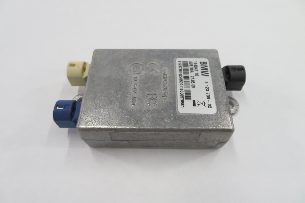 Thumbnail 4: 2011 BMW 740i (F01) RADIO STEREO AUX AUXILIARY AUDIO USB INTERFACE MODULE HUB