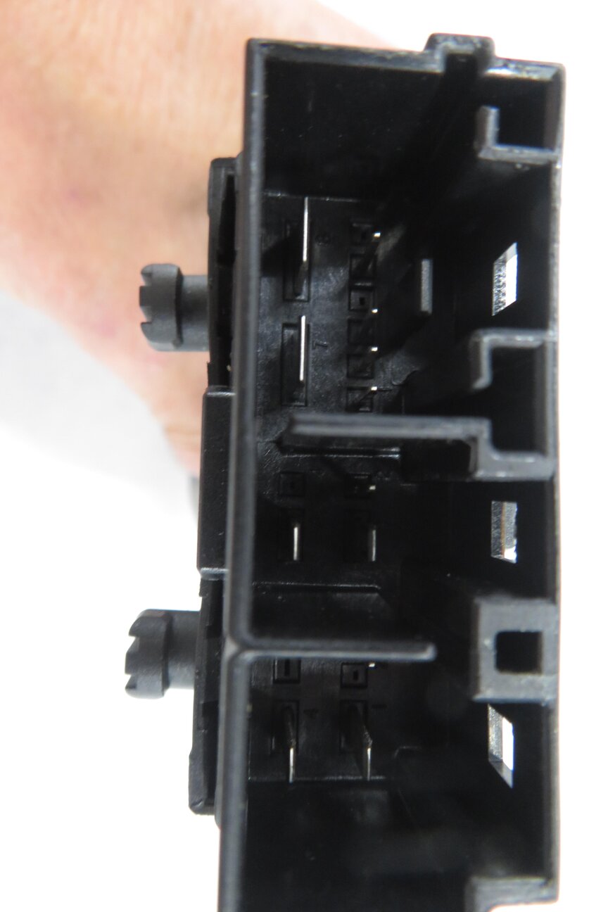 Thumbnail 7: 10-19 BMW 328i 330i 335i 530i 535i 550i 740i 750i 760i - REAR HEATED SEAT MODULE