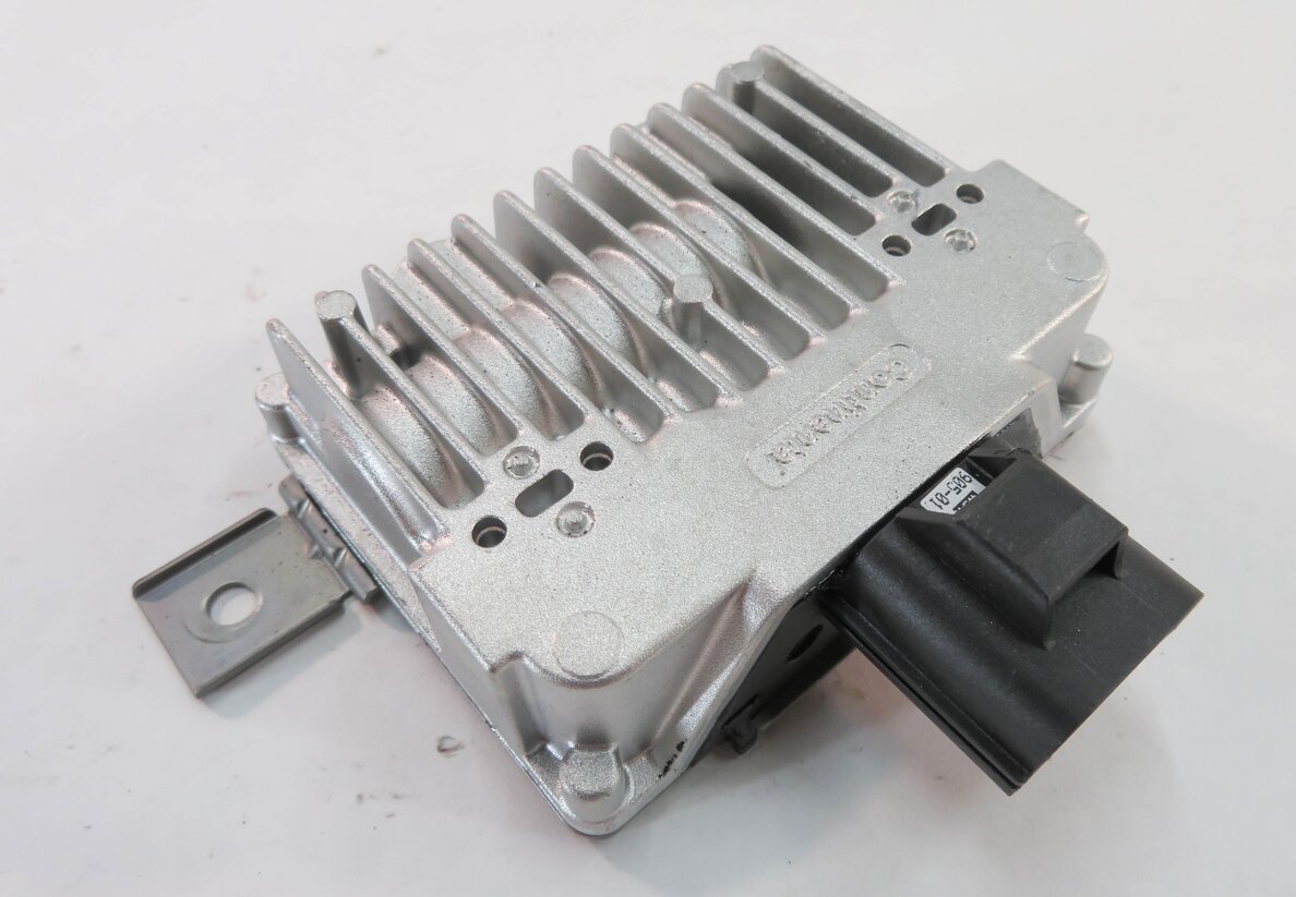 Thumbnail 1: 2010-2015 RANGE ROVER SPORT EVOQUE LR2 LR4 (FF/F4 L320) FUEL PUMP CONTROL MODULE