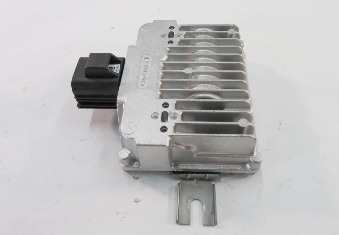 Thumbnail 3: 2010-2015 RANGE ROVER SPORT EVOQUE LR2 LR4 (FF/F4 L320) FUEL PUMP CONTROL MODULE