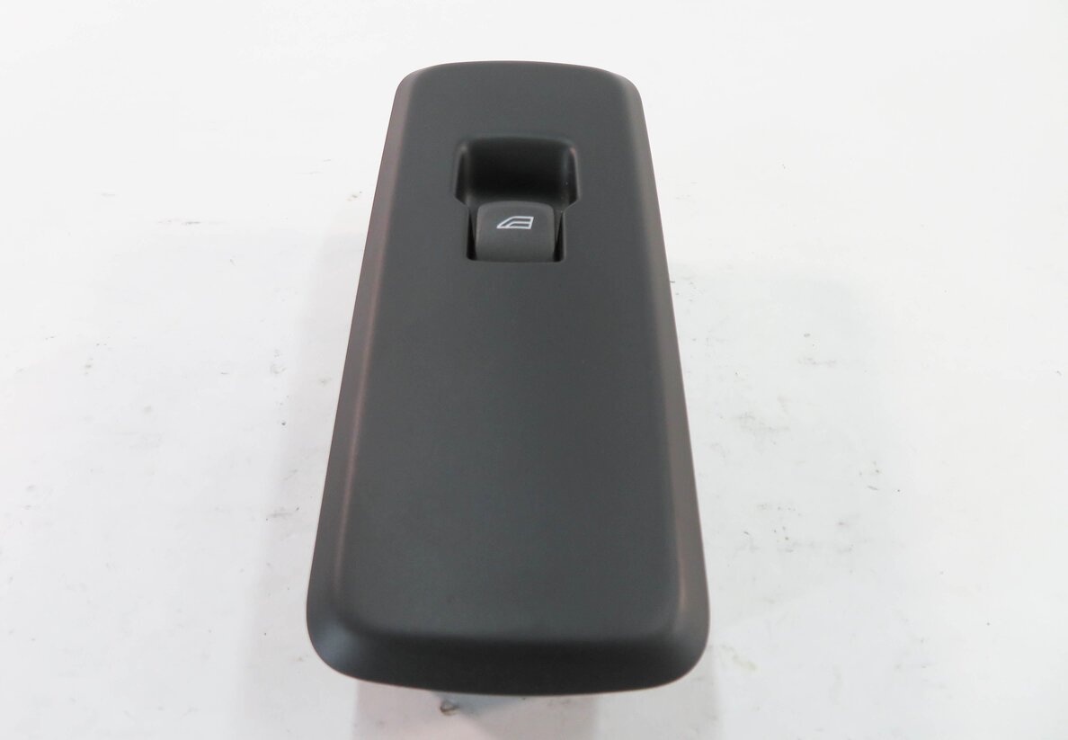 Thumbnail 3: 2011 RANGE ROVER SPORT (L320) LEFT REAR DOOR POWER WINDOW SWITCH BUTTON