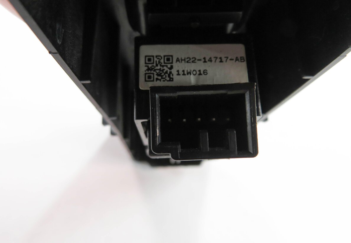 Thumbnail 7: 2011 RANGE ROVER SPORT (L320) RIGHT REAR DOOR POWER WINDOW SWITCH BUTTON