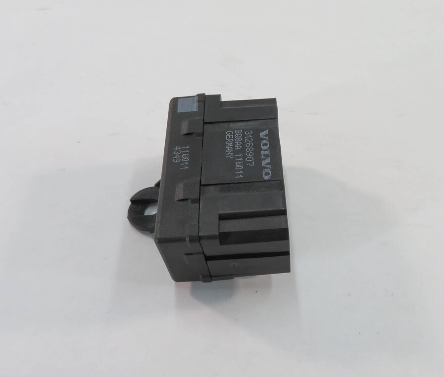 Thumbnail 3: 2011 RANGE ROVER SPORT (L320) HEATED SEAT CONTROL MODULE