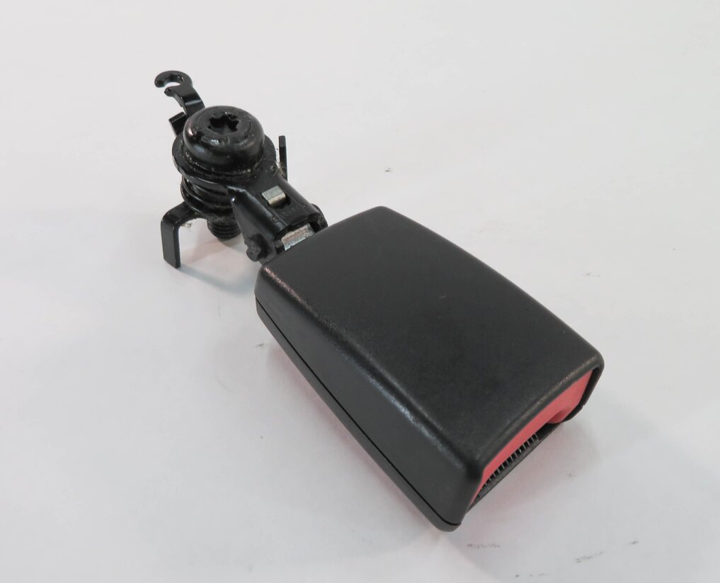 2011 RANGE ROVER SPORT (L320) REAR 2nd SECOND ROW SEAT CENTER SEATBELT RECEIVER