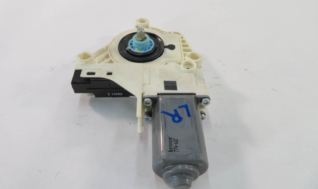 Thumbnail 2: 2010-2016 LR4 RANGE ROVER SPORT (L320) LEFT SIDE REAR DOOR POWER WINDOW MOTOR