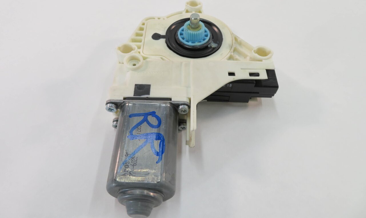 Thumbnail 2: 2010-2016 LR4 RANGE ROVER SPORT (L320) RIGHT SIDE REAR DOOR POWER WINDOW MOTOR