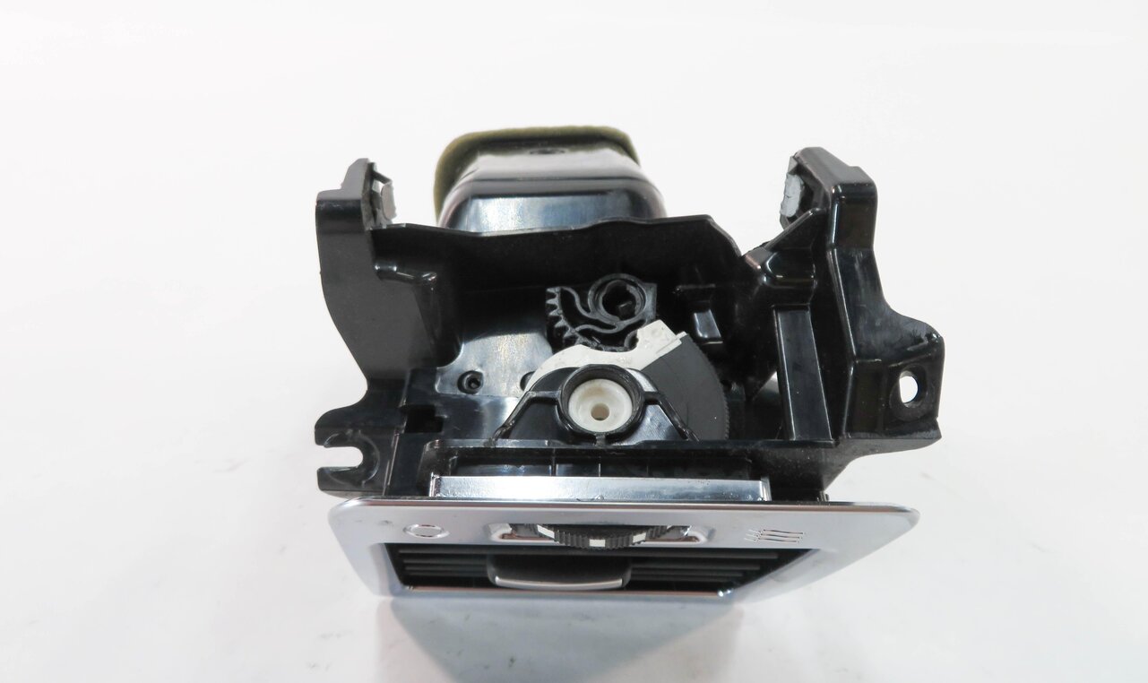 Thumbnail 7: 2011 RANGE ROVER SPORT (L320) RIGHT PASSENGER DASH HEATER A/C AIR VENT