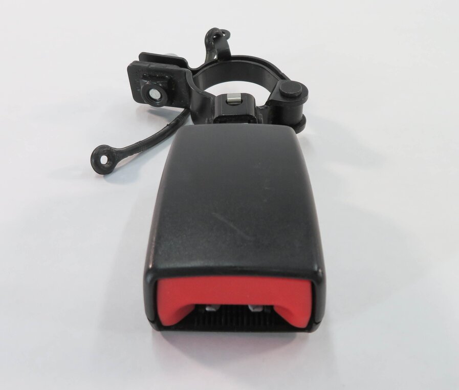 Thumbnail 2: 2011 RANGE ROVER SPORT (L320) LEFT REAR 2nd SECOND ROW SEATBELT BUCKLE RECEIVER