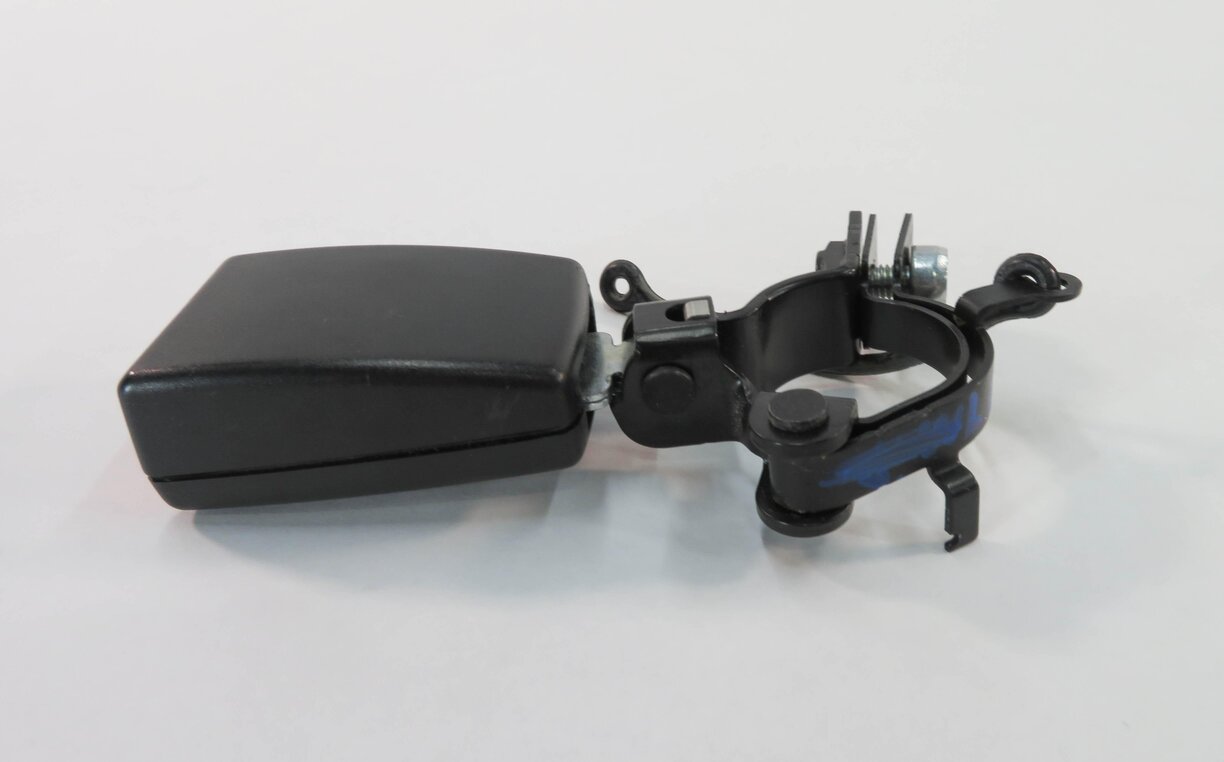 Thumbnail 3: 2011 RANGE ROVER SPORT (L320) LEFT REAR 2nd SECOND ROW SEATBELT BUCKLE RECEIVER