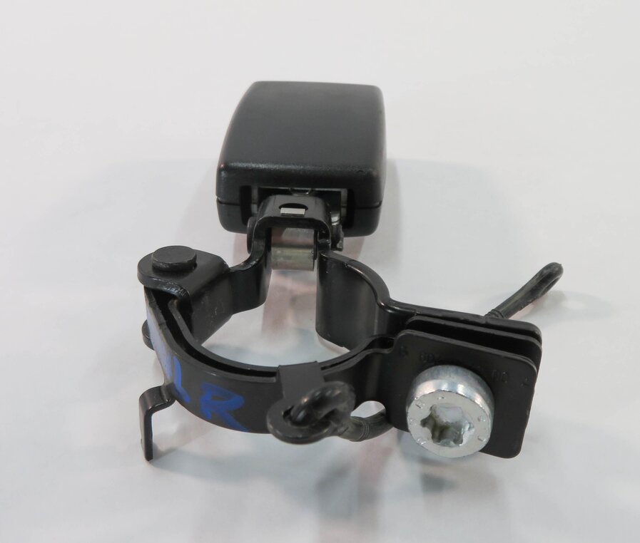 Thumbnail 4: 2011 RANGE ROVER SPORT (L320) LEFT REAR 2nd SECOND ROW SEATBELT BUCKLE RECEIVER