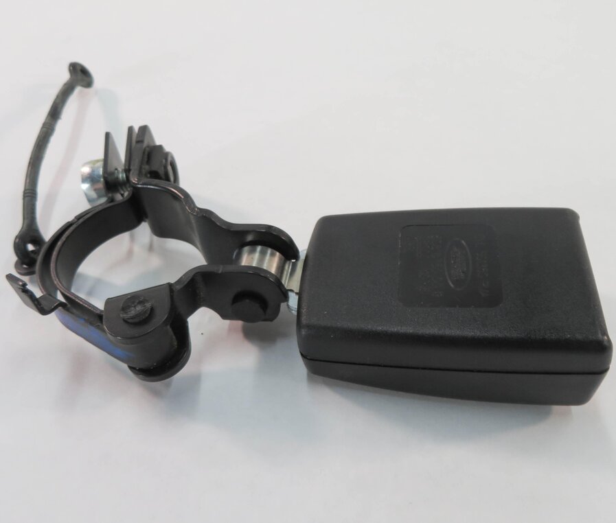 Thumbnail 6: 2011 RANGE ROVER SPORT (L320) LEFT REAR 2nd SECOND ROW SEATBELT BUCKLE RECEIVER