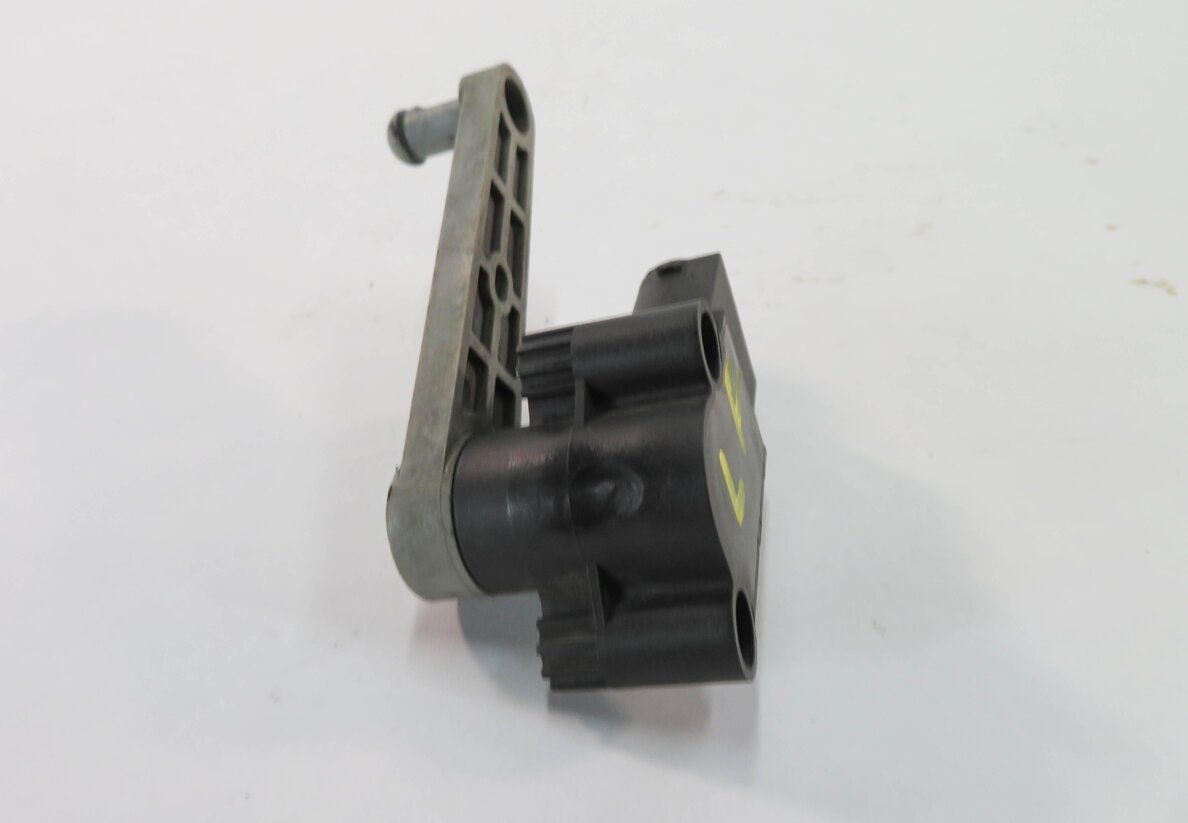 Thumbnail 5: 2011 RANGE ROVER SPORT (L320) LEFT FRONT DRIVER SUSPENSION HEIGHT LEVEL SENSOR