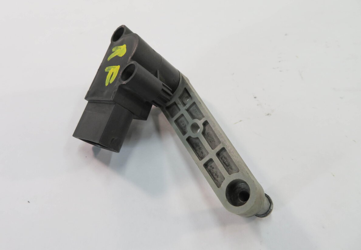 Thumbnail 2: 2011 RANGE ROVER SPORT (L320) RIGHT FRONT SUSPENSION HEIGHT LEVEL SENSOR