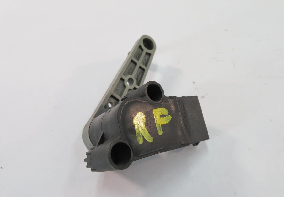 Thumbnail 4: 2011 RANGE ROVER SPORT (L320) RIGHT FRONT SUSPENSION HEIGHT LEVEL SENSOR