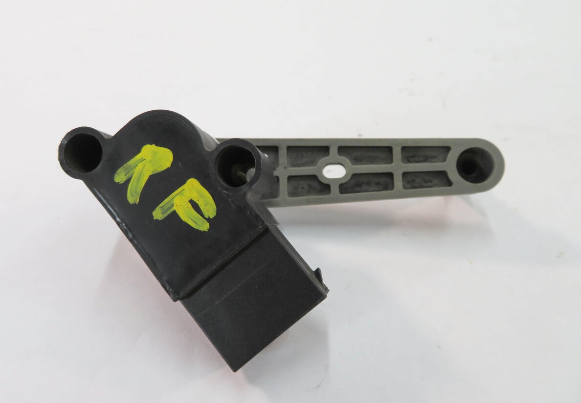 Thumbnail 5: 2011 RANGE ROVER SPORT (L320) RIGHT FRONT SUSPENSION HEIGHT LEVEL SENSOR
