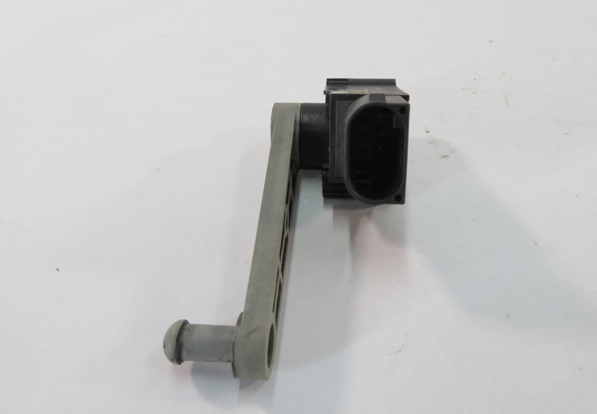 Thumbnail 7: 2011 RANGE ROVER SPORT (L320) RIGHT FRONT SUSPENSION HEIGHT LEVEL SENSOR